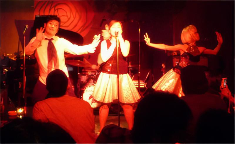 ピアノ線で私の首を絞めるの？